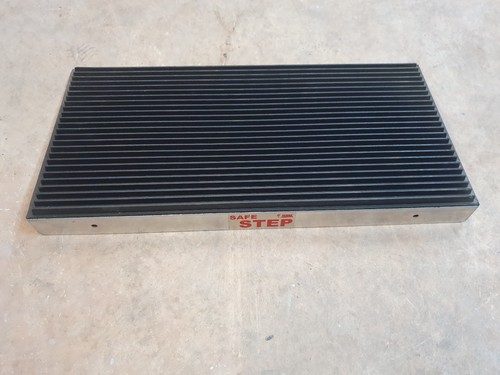 Universal safe step 410 - universal,